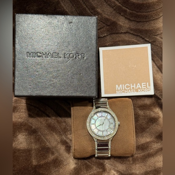 Michael Kors Iridescent watch. See pics for signs of wear. Needs battery - Picture 1 of 13